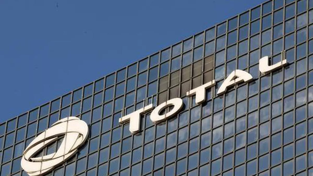 Total Buys 37 4 Per Cent Stake In Adani Gas For Rs 6 155 Crore