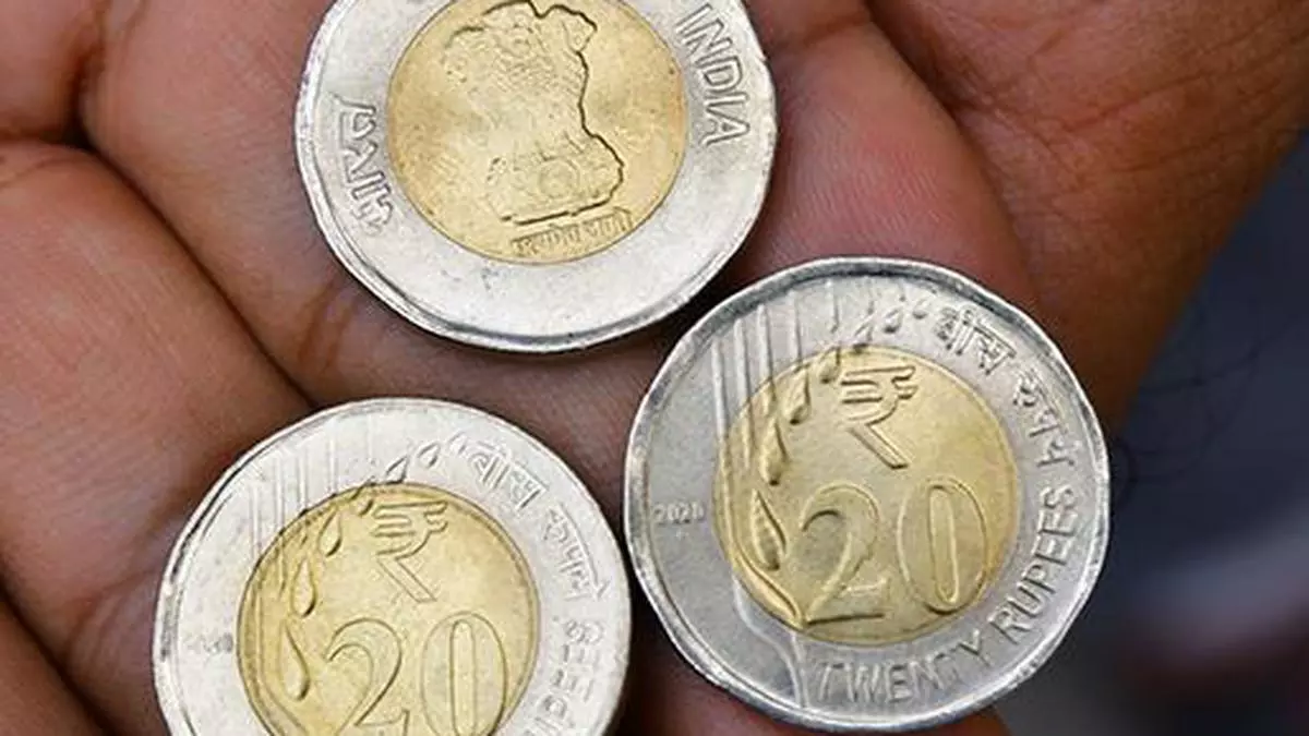 FinMin notifies new design for coins to raise a toast to India@75