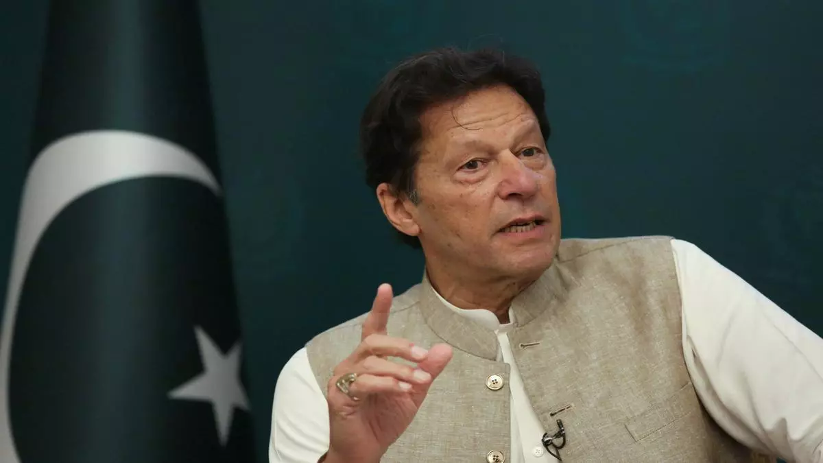 Pakistan PM Imran Khan ousted in no-confidence vote thumbnail