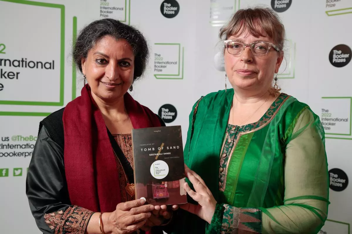 Geetanjali Shree wins International Booker Prize for first Hindi novel 'Tomb  of Sand' - The Hindu BusinessLine