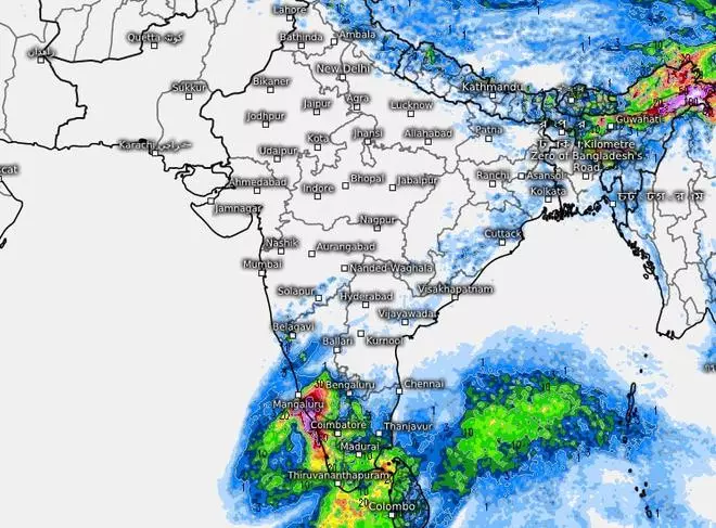Projections for the weekend shows thundershower regime further entrenching over South and East-North-East linked by a narrow corridor along the East Coast