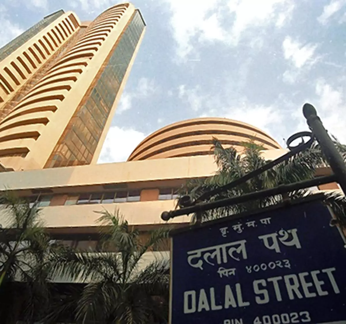 Sensex falls over 600 pts in line with Asian peers - The Hindu BusinessLine