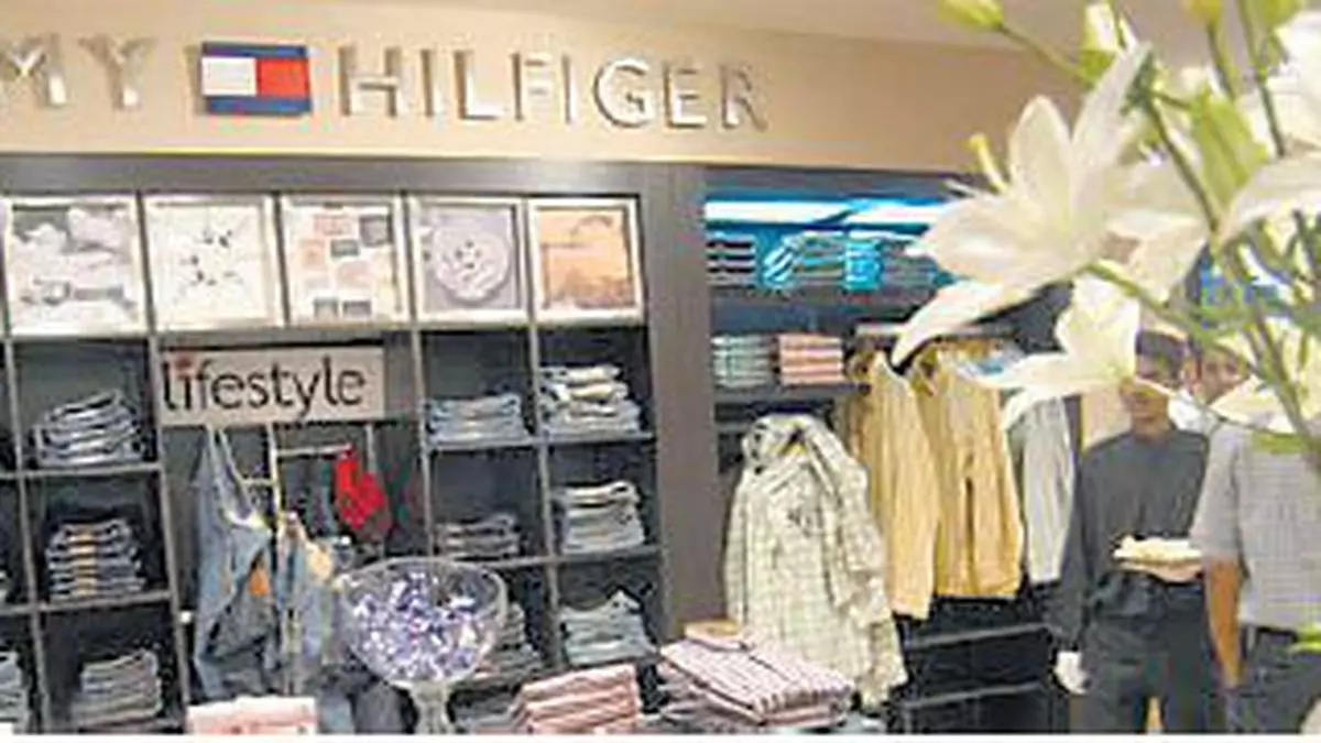 Tommy Hilfiger buys out Murjanis in 
