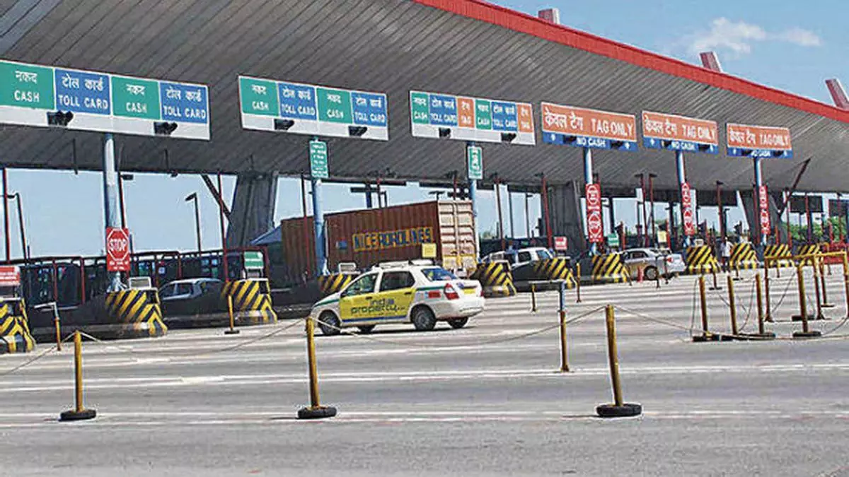 Delhi-Gurgaon expressway: Link toll to wait time - The Hindu BusinessLine