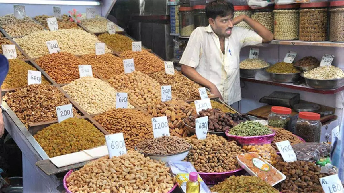 Dry-fruit traders pin hopes on Diwali to boost sagging demand - The Hindu BusinessLine