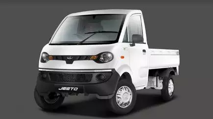 Mahindra Launches Cng Variant Of Mini Truck Jeeto The
