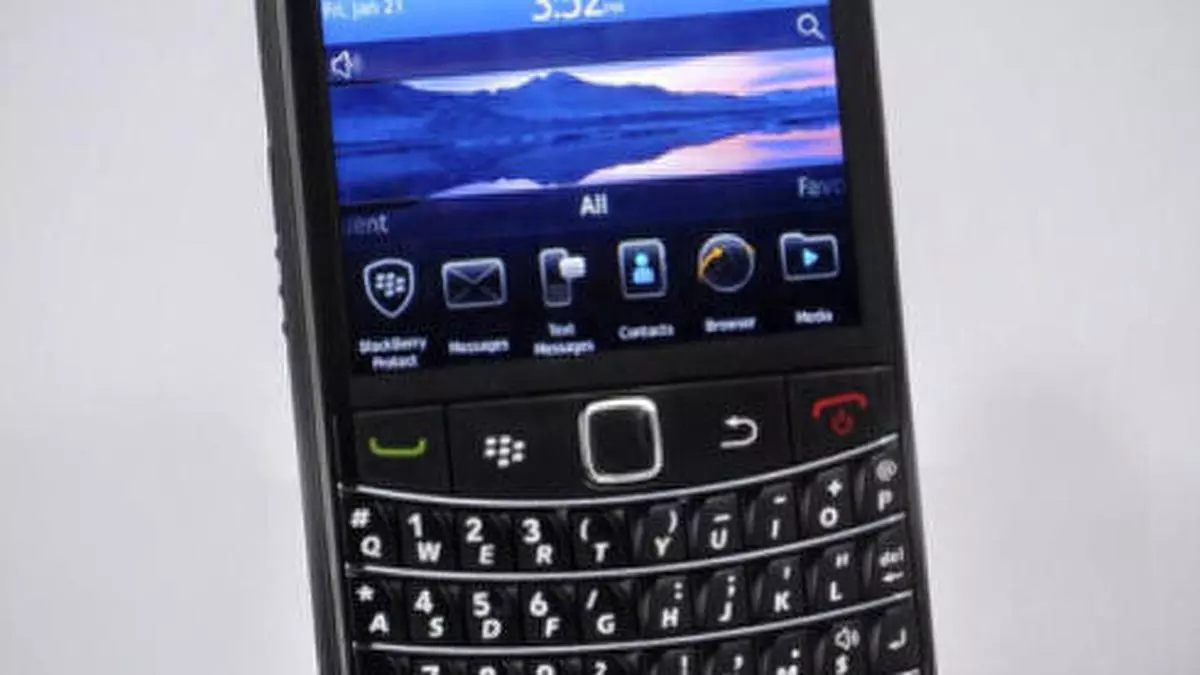 Blackberry Bold 9780 Review Is Bold Err Better The Hindu Businessline