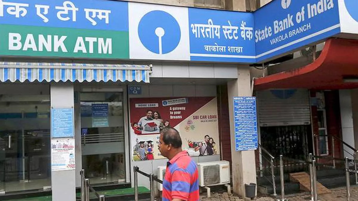 Sbi Employees Contribute Additional 8 Crore To Pm Cares The