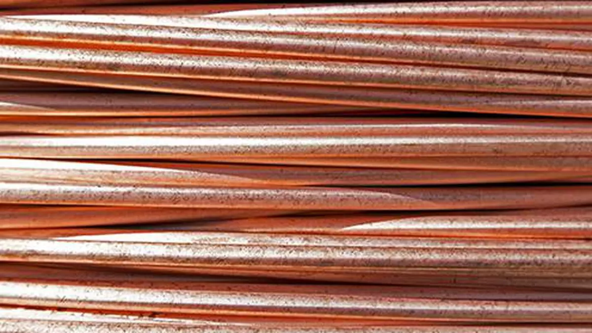 Copper Futures: Go short with stop loss at ₹760